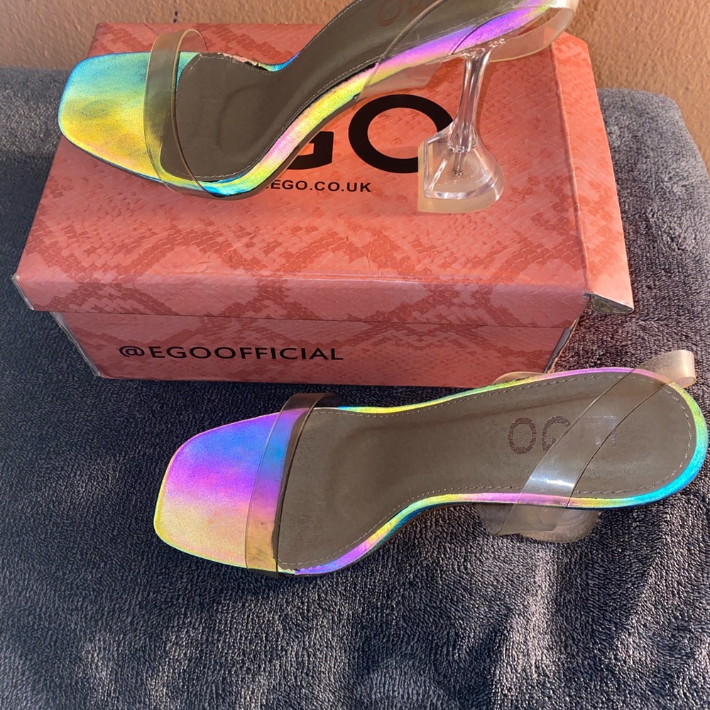 EGO clear silver heels size 6 Uk
Used no box

Willing to accept offer
